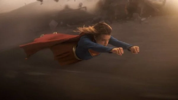 عرض فيلم Supergirl يبدأ اليوم في السينما المصرية