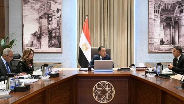 متابعة المشروعات التنموية والخدمية بالقليوبية