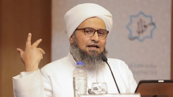 الجفري: عاشوراء تذكير بالحق والحب دون غلو أو تطاول