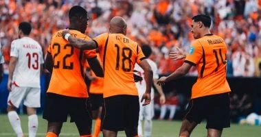 هولندا تتفوق على تونس بهدفين في الشوط الأول