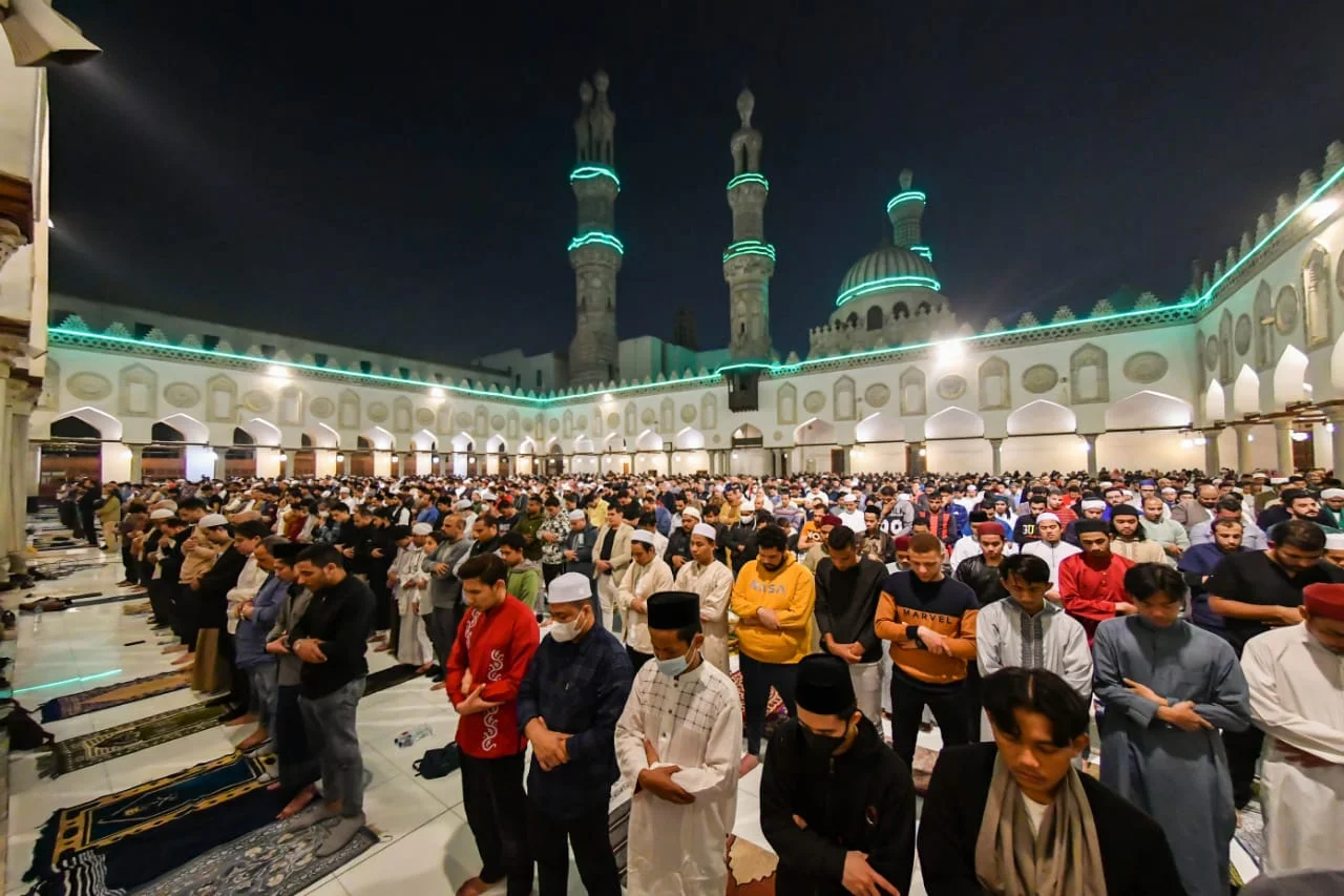 قراءة الإمام في صلاة الفجر يوم الجمعة