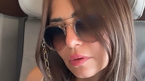 منة فضالي مع محمد ثروت في المطار