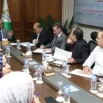 محافظ الجيزة يحصر المحال المخالفة وييسر إصدار التراخيص