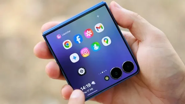 Galaxy Z Flip 8: آخر هواتف سامسونج القابلة للطي
