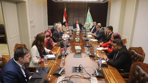 وزير الزراعة يبحث شراكات جديدة مع البنك الدولي