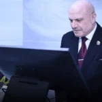 رئيس النيابة الإدارية يدلي بصوته في الانتخابات