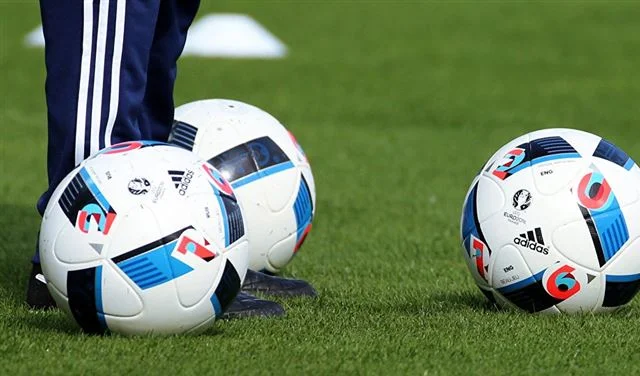 اتهامات قانونية ضد لاعب كرة قدم شهير بسبب مصوغات ذهبية