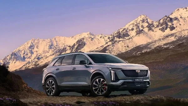 مستقبل كاديلاك XT5 بين البنزين والكهرباء