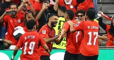 منتخب مصر يؤدي صلاة الجمعة قبل مواجهة إيران في كأس العالم