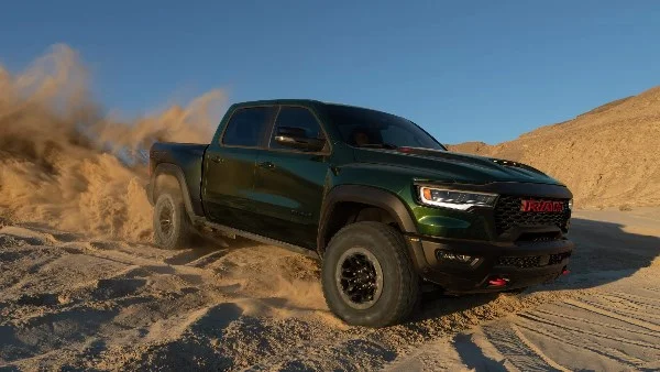 رام 1500 TRX SRT موديل 2027 بقوة 777 حصانًا تعود للأسواق