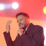 حماقي يطلق ألبوم “سمعوني” بأجواء عالمية في حفله الكبير