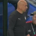 موقف طريف يجمع حسام حسن وإمام عاشور في مباراة إيران
