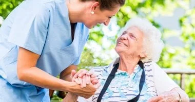 حالات تعرض المسن للخطر وفقاً للقانون