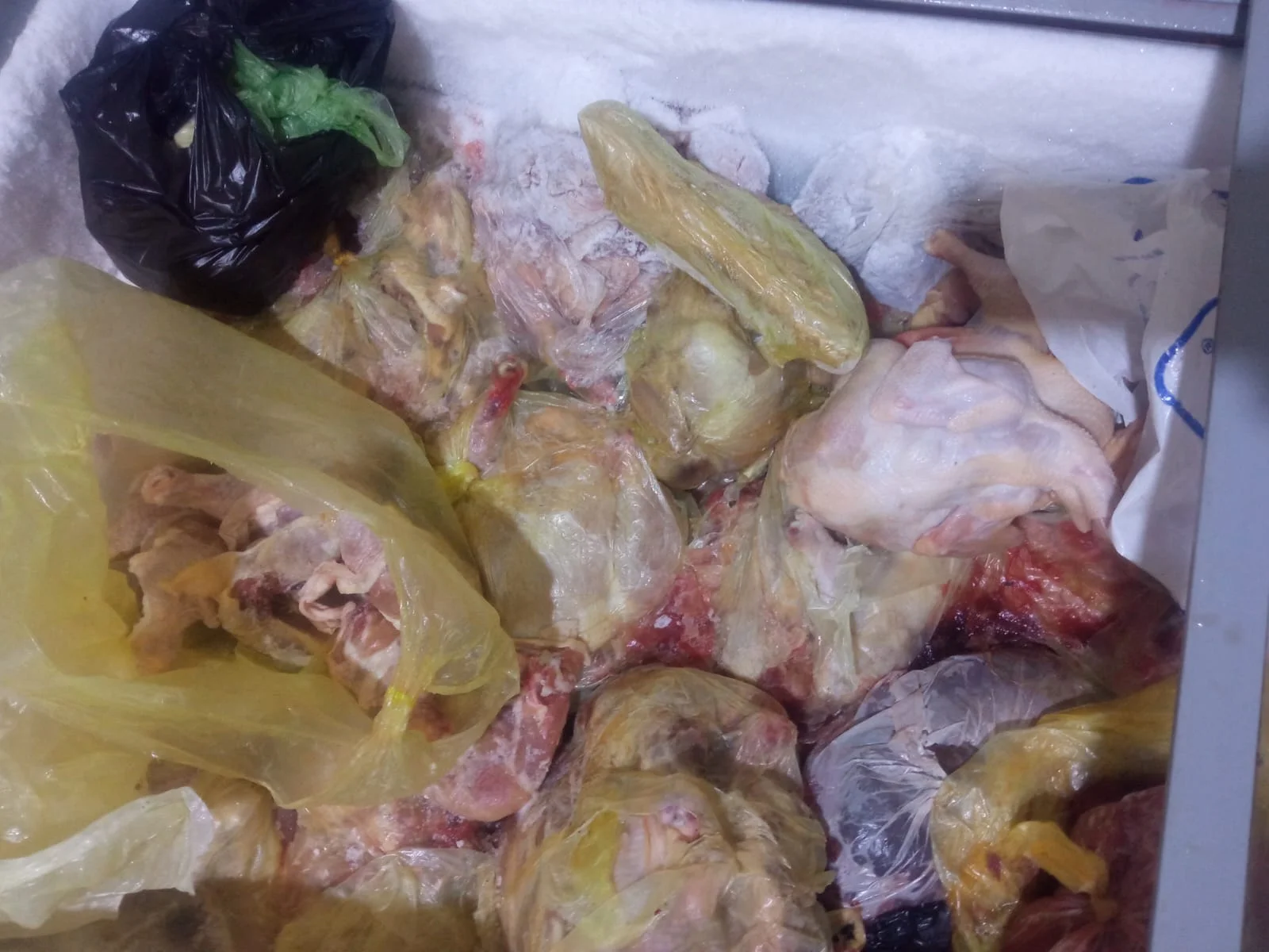 حملة واسعة لضبط السلع الفاسدة في الغربية
