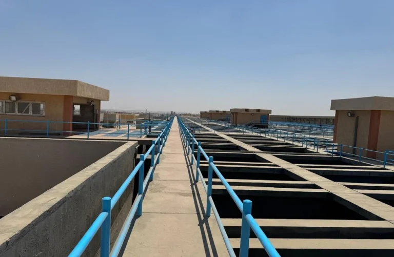 تجديد خط مياه بمشتهر لتحسين الخدمة في القليوبية