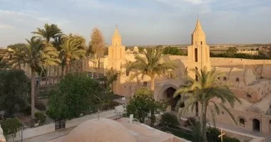 إدارة الأديرة المسيحية: التوازن بين الروحانية والحديثة