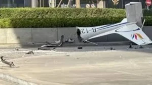 مقتل طيار وإصابة 13 شخصًا إثر اصطدام طائرة في بكين