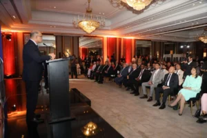محافظ القاهرة يشهد مؤتمر استضافة المهرجان العالمي لريادة الأعمال