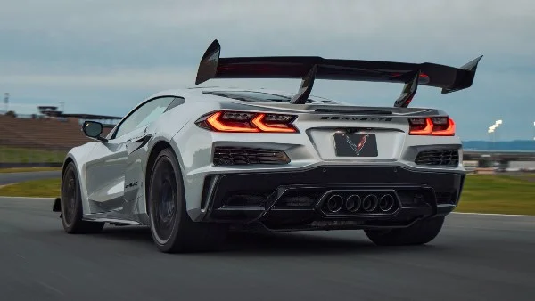 شيفروليه كورفيت ZR1X: تتفوق على بوجاتي بسعر 250 ألف دولار