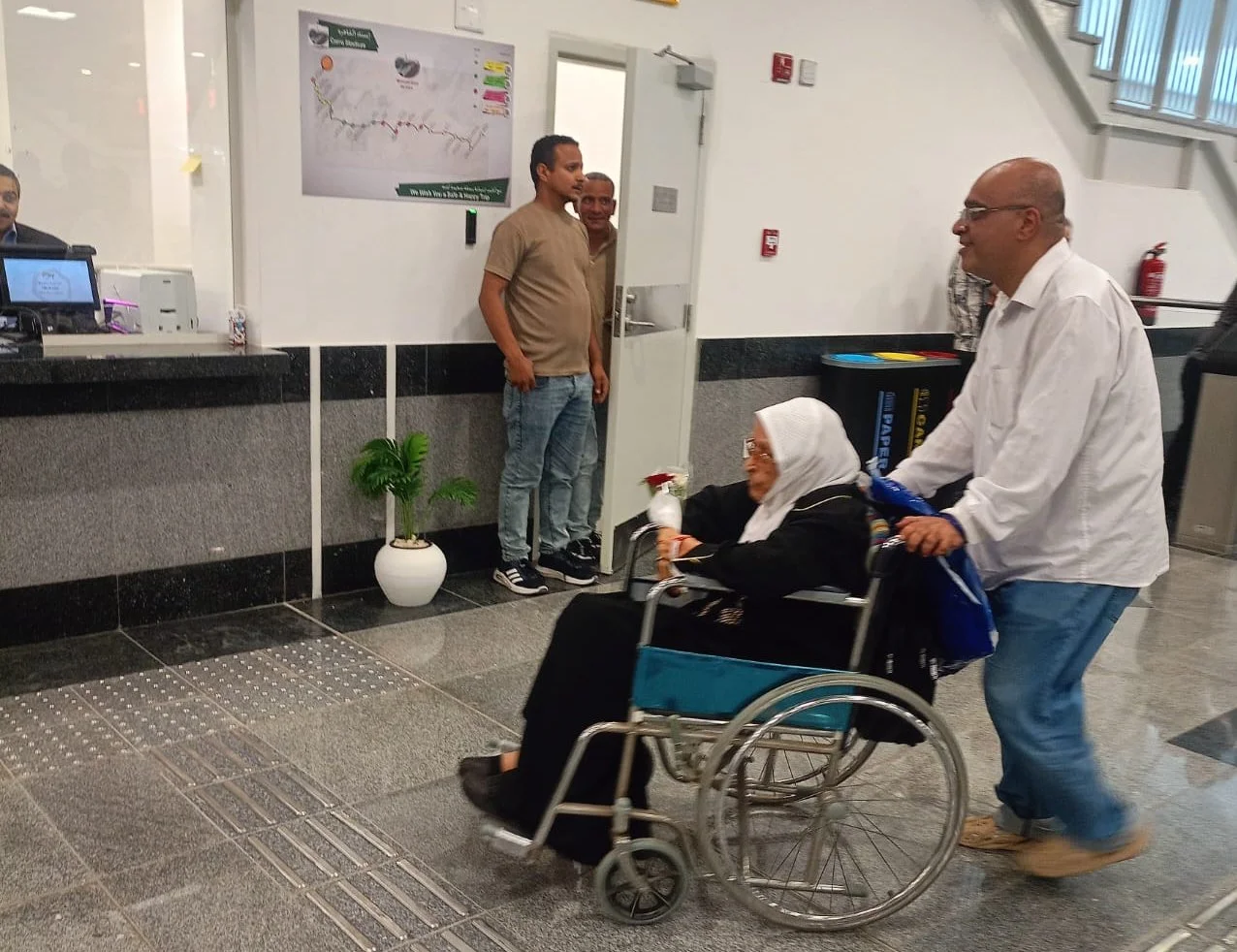 تجربة مثيرة لمسنة على مونوريل شرق النيل