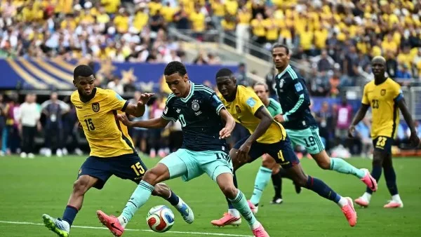 لام يدعو لتغيير تشكيل ألمانيا ويطالب بإرجاع كيميتش للوسط