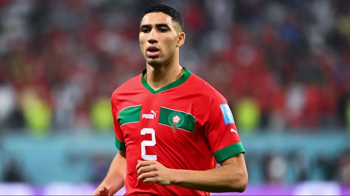 أشرف حكيمي: محمد صلاح قدوة يحتذى بها في الاحتراف