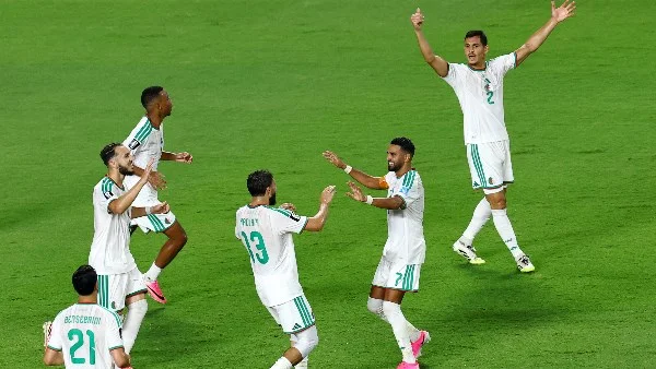 تعادل مثير يمنح الجزائر والنمسا تأهلاً تاريخياً