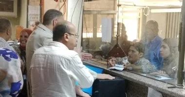 إنهاء معاملات المواطنين في حي حلوان وإحالة مدير الأسواق