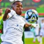 الأهلي يراقب المدافع الجزائري أشرف عبادة في المونديال