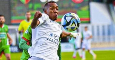 الأهلي يراقب المدافع الجزائري أشرف عبادة في المونديال