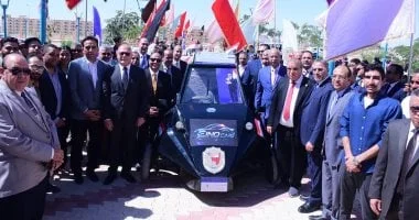 سيارة كهربائية تبرز إبداع طلاب جامعة سوهاج
