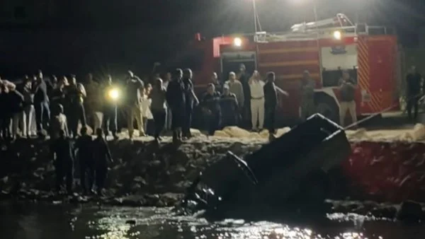 انتشال جثمان سائق وسيارة من بركة المريوطية بشبرامنت