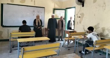 ارتياح طلاب القسم الأدبي بالإسماعيلية بعد امتحان الإنجليزية