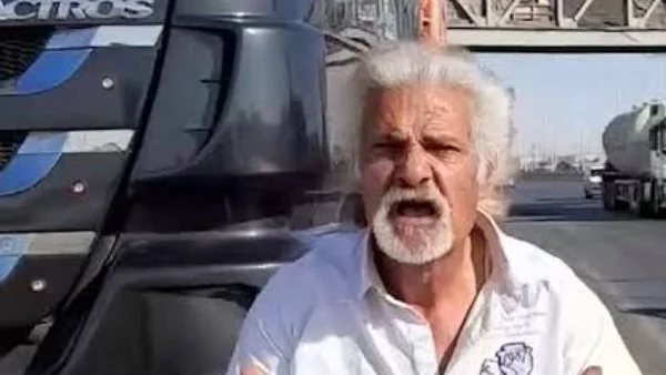 حبس شخصين بتهمة سرقة سائق تريلا في أكتوبر