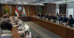 وزير البترول يبرز أهمية زيادة الإنتاج لتلبية الاحتياجات