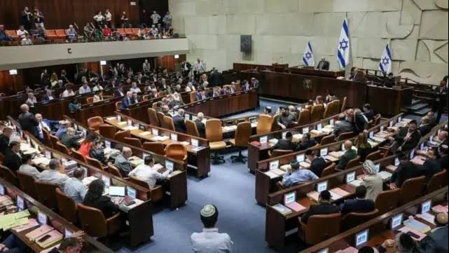 الكنيست الإسرائيلي يفشل في حظر زيارات الصليب الأحمر للأسرى