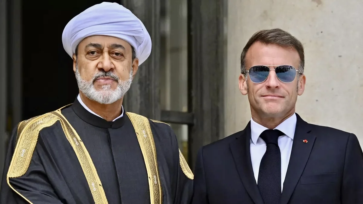 فرنسا وعمان تؤكدان أهمية حرية الملاحة بمضيق هرمز