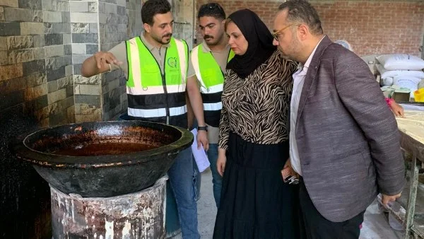 ضبط مصنع يستخدم بودرة التلك في حلوى الأطفال