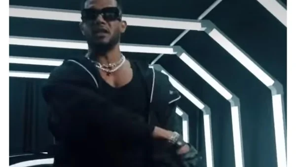 محمد رمضان يروج لأغنيته الجديدة "عالمي زي كريستيانو"