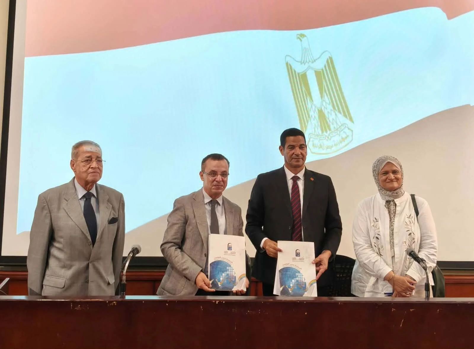 بروتوكول تعاون بين القومي للترجمة وأكاديمية السادات