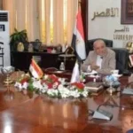 محافظ الأقصر يستقبل وفدًا من قرية الحبيل لمناقشة مطالبهم