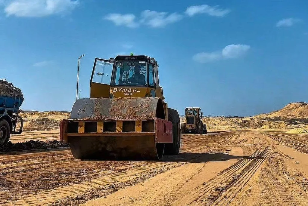 وزيرة الإسكان تتابع مشروعات المرافق في الفيوم الجديدة