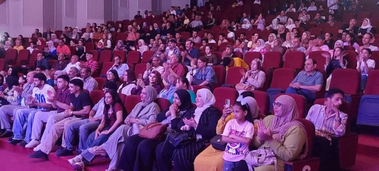 عرض "اللي بنى مصر" يستقطب جماهير الإسماعيلية