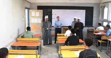 محافظ أسوان يتفقد لجان امتحانات الثانوية الأزهرية