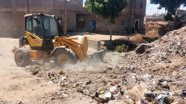 جهود قنا في رفع المخلفات وتحسين النظافة العامة