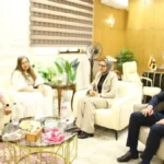 محافظ الوادي الجديد تستقبل وفد مركز المعلومات