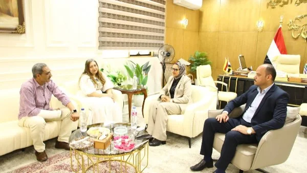 محافظ الوادي الجديد تستقبل وفد مركز المعلومات