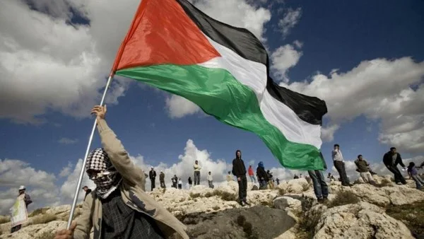 الخارجية الفلسطينية تدين هجمات المستوطنين على دير دبوان