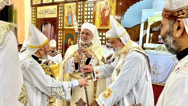 الذكرى العاشرة لسيامة الأنبا عمانوئيل مطران إيبارشية طيبة