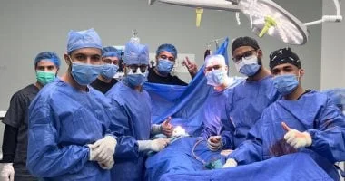 جراحة دقيقة تنقذ شابًا من الموت في سوهاج